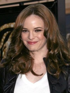 Panabaker Wellige Frisur Synthetische Spitzefront Perücke