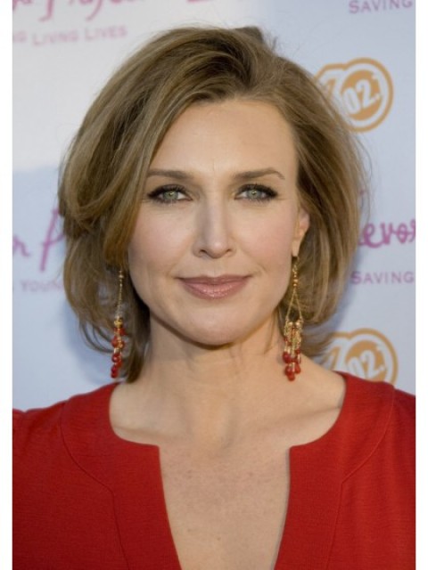 Brenda Strong Mittellang Wellig Perücke