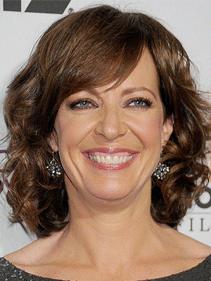 Ansprechend Mittel Wellig Echthaar Perücken