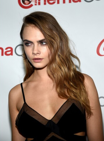 Cara Delevingne Vollspitze Lang Synthetik Welling Perücken
