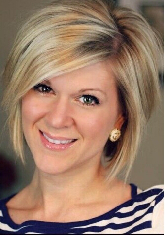 Einfache Kurze Frisuren für Frauen Chic Gerade Bob mit Seiten Bangs Perücke